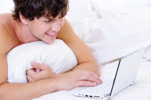Rapaz Assistindo Pornografia