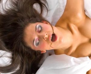 Mulher Tendo Orgasmo